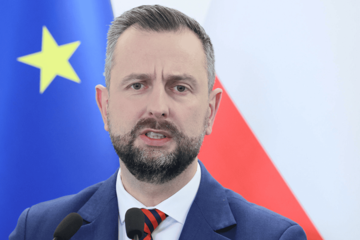 polish minister defense truck