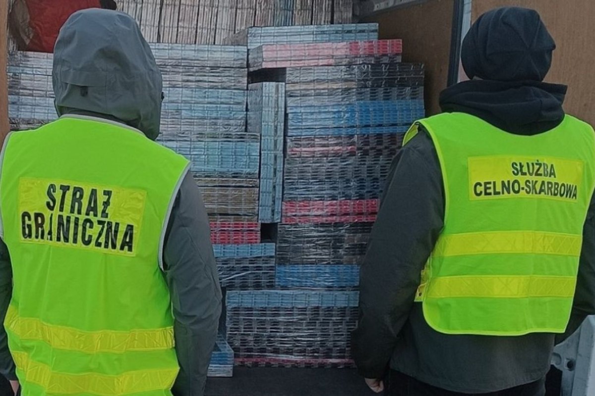 police bus inspection border