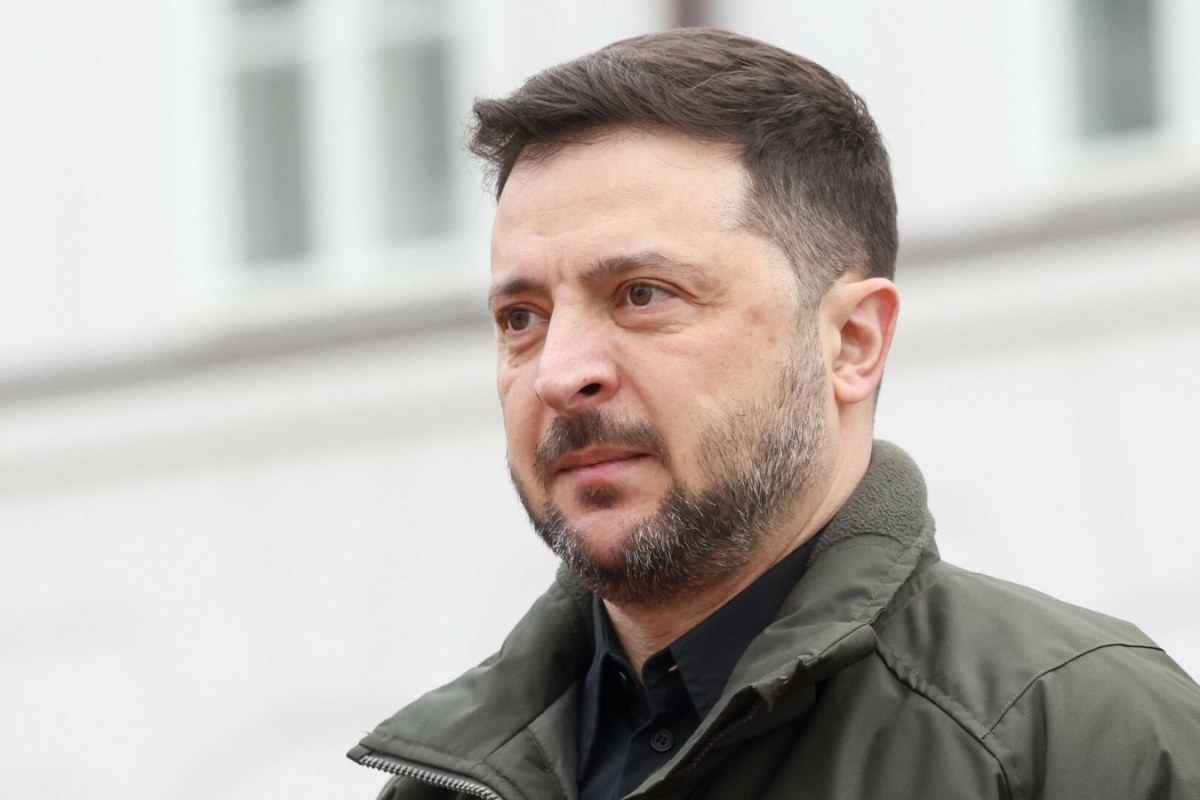 Ukrainian flag truck border