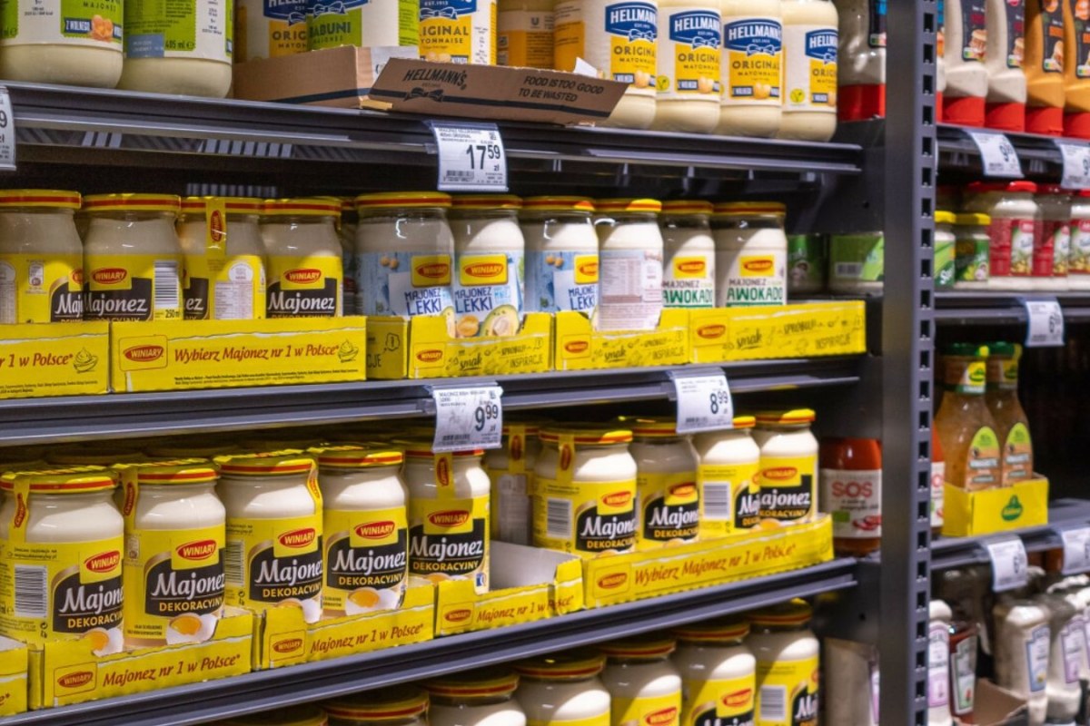 truck delivery warehouse