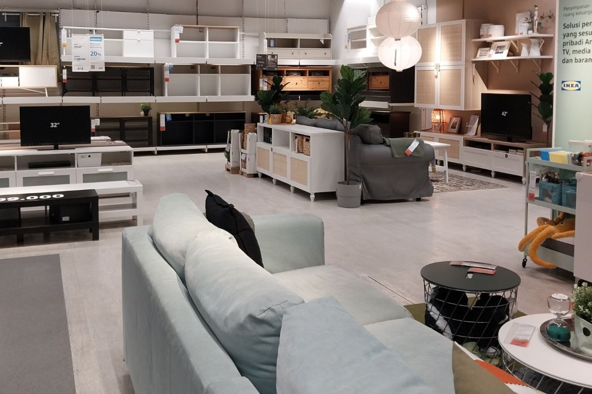 truck furniture delivery