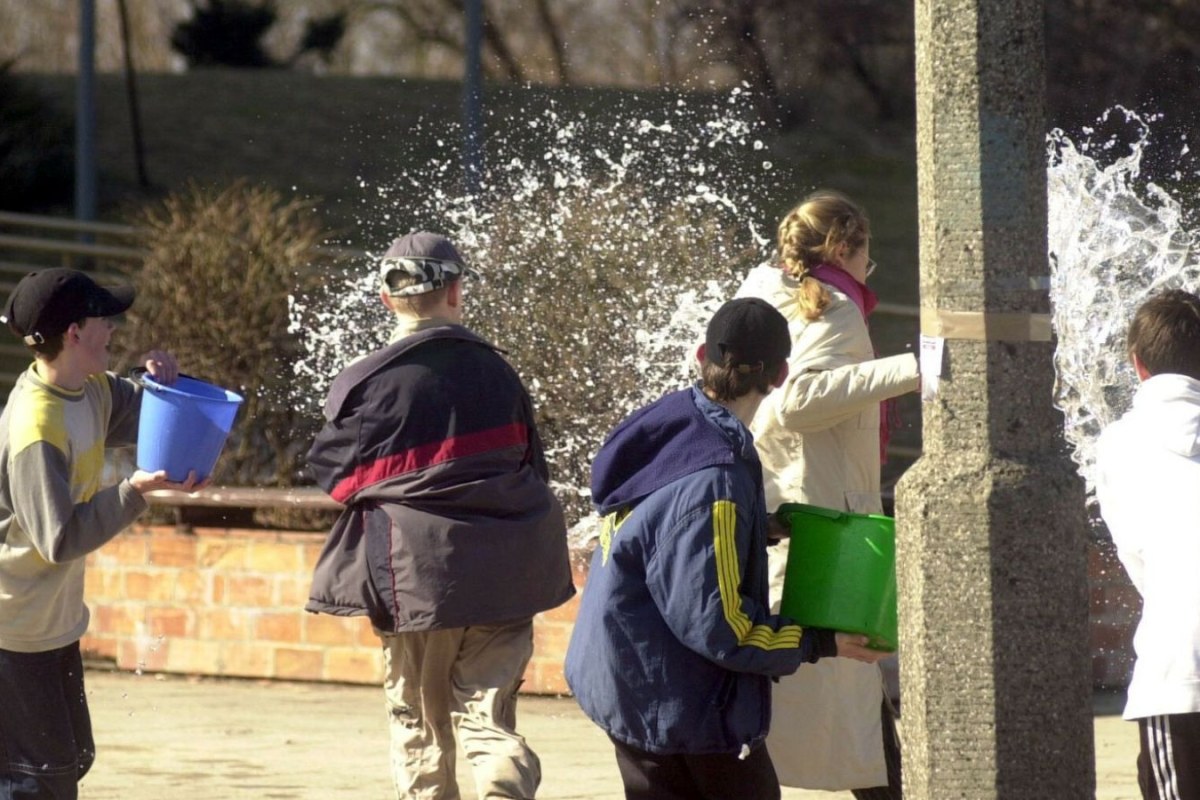 truck driver water splash