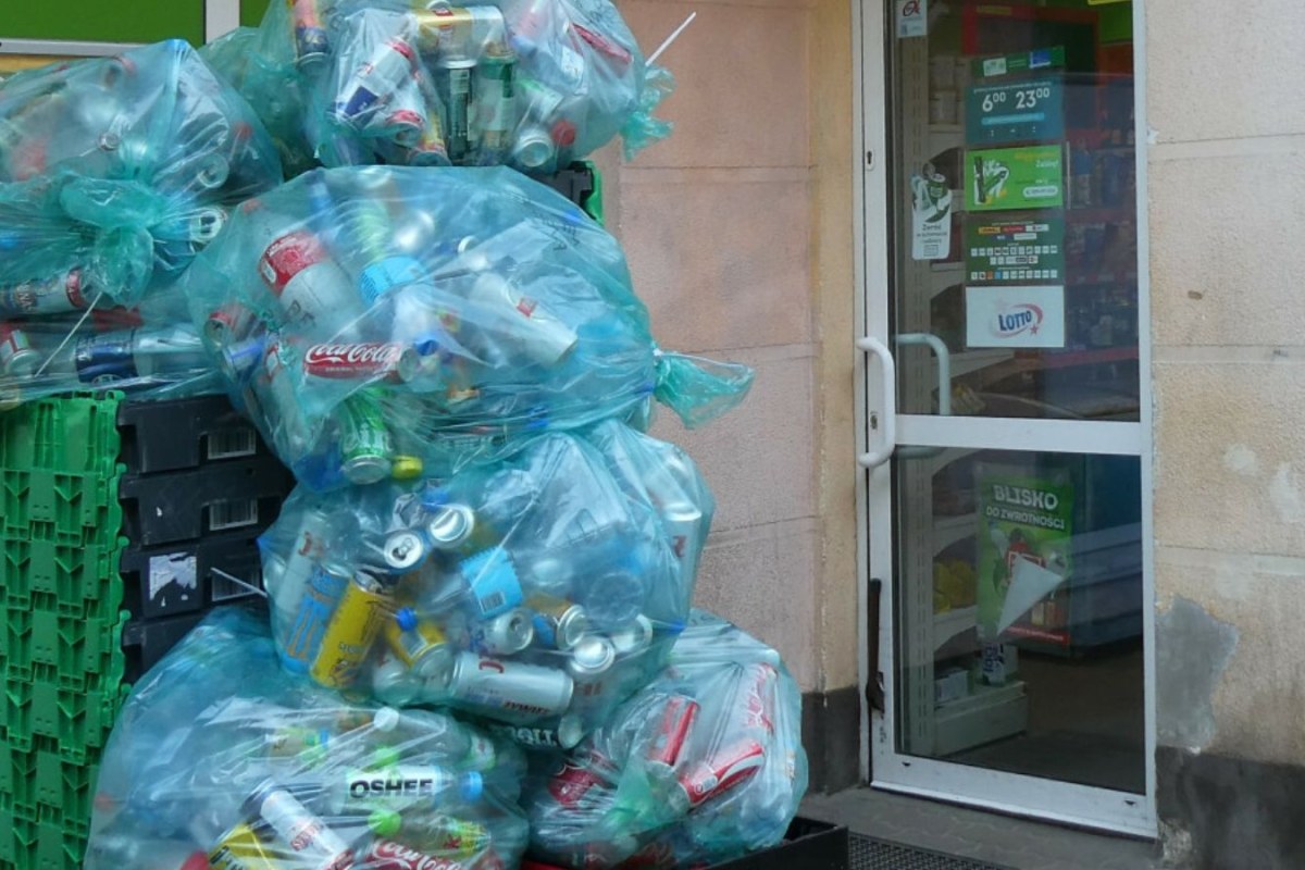 delivery driver recycling