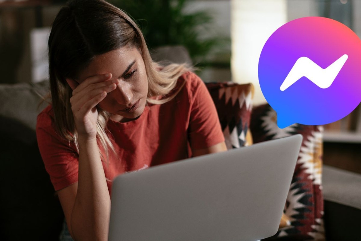 laptop messenger communication