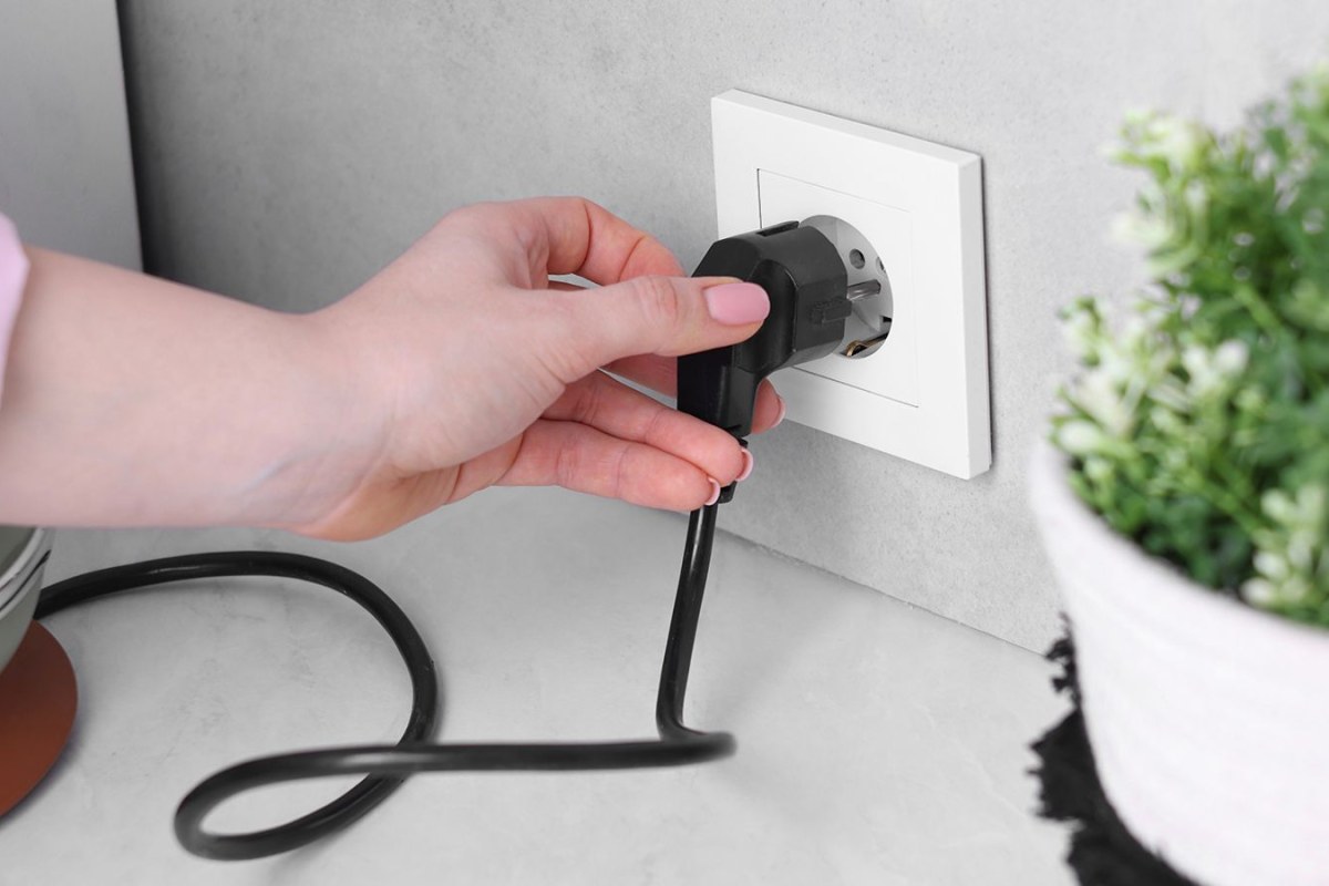 truck driver electricity