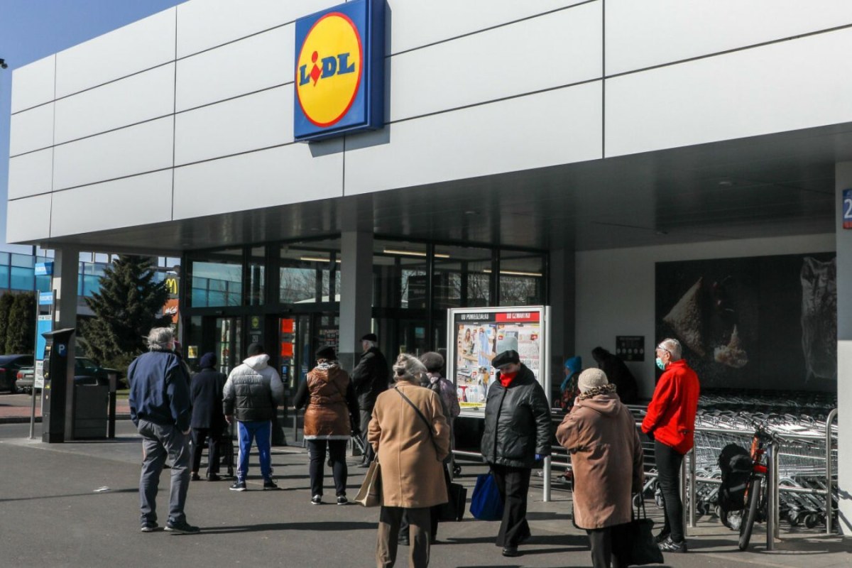 truck logistics warehouse