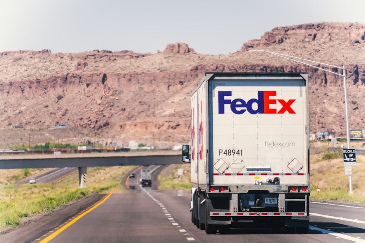 FedEx truck logistics