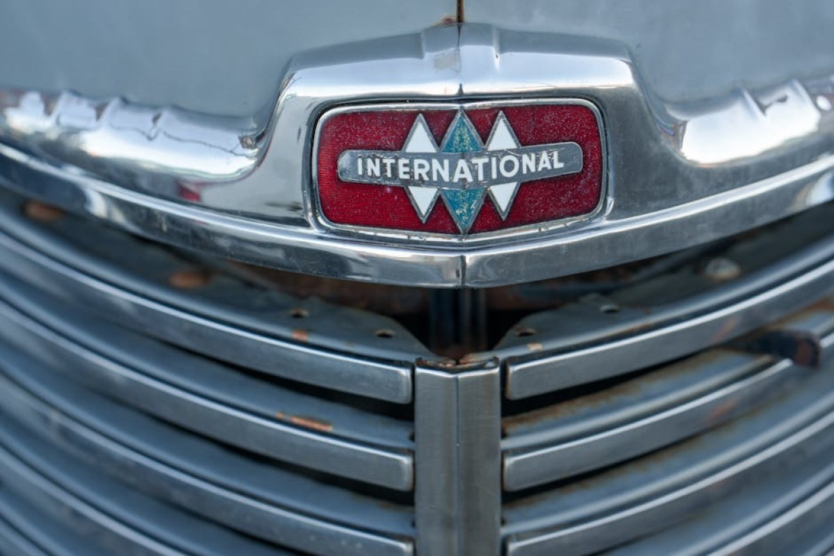 International truck dealership