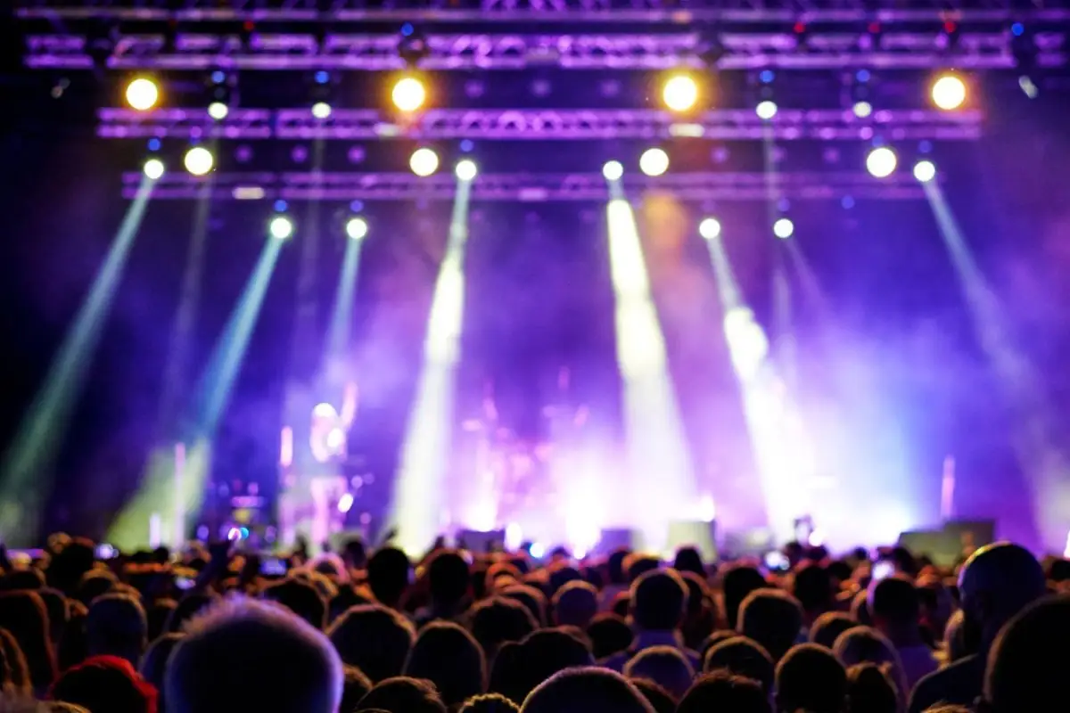 concert logistics truck