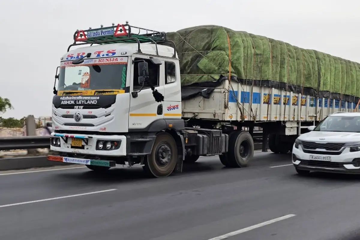 STG Logistics truck
