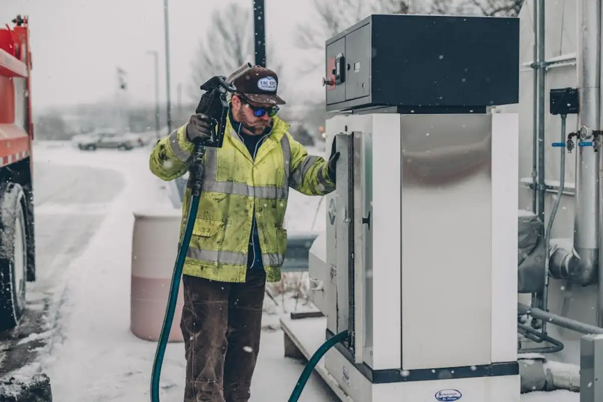 hydrogen truck fueling station