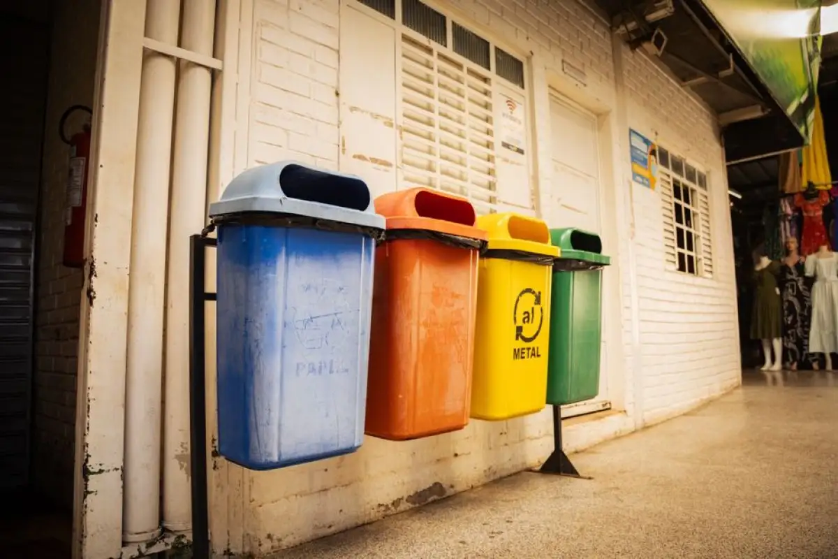 waste sorting bin