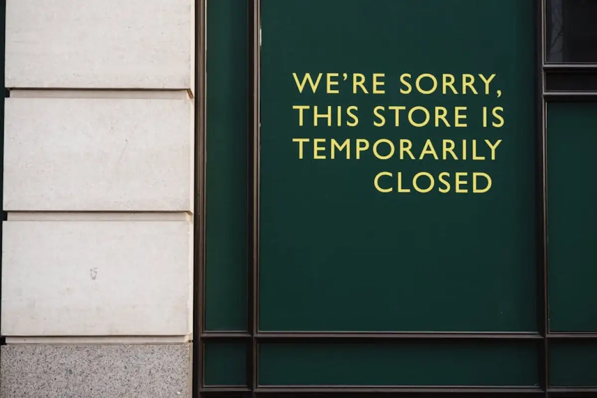 clothing store closure