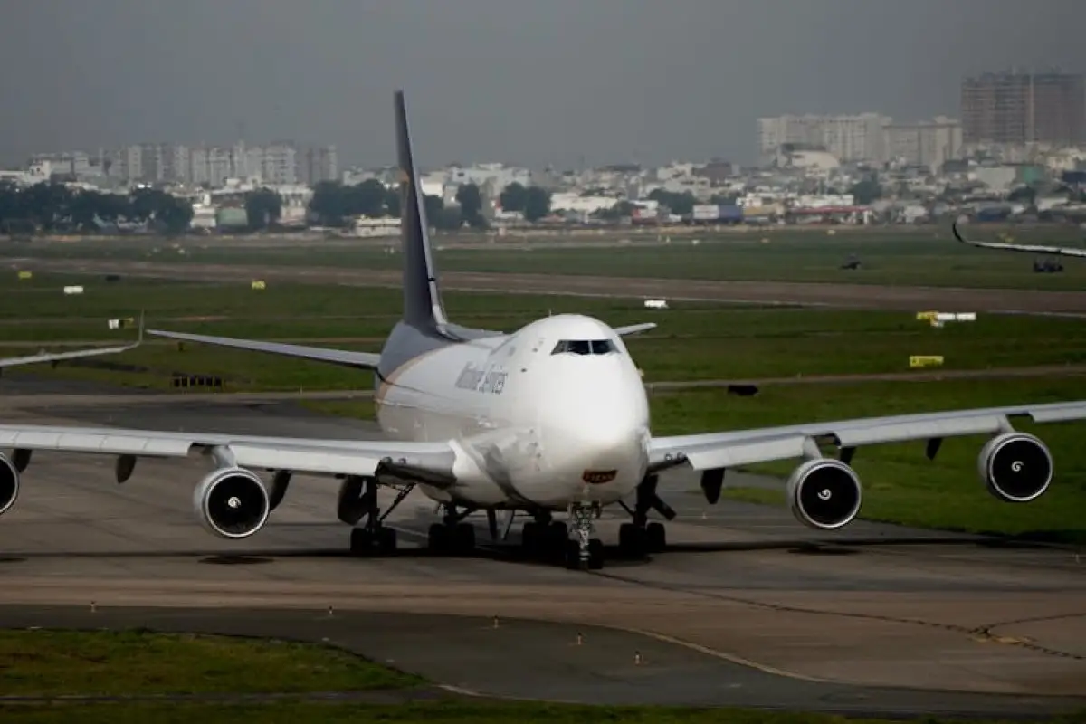 UPS cargo plane