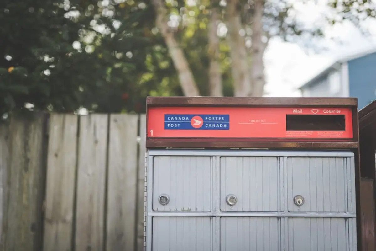 Canada Post workers
