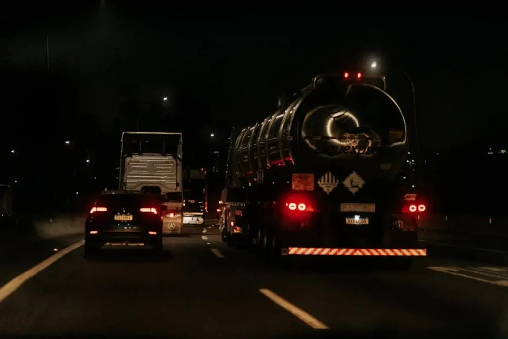 truck bitumen transport
