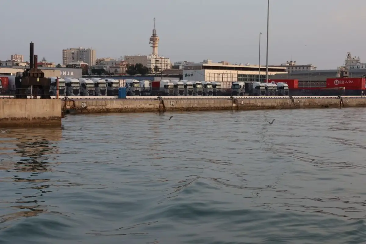 Saia terminal truck