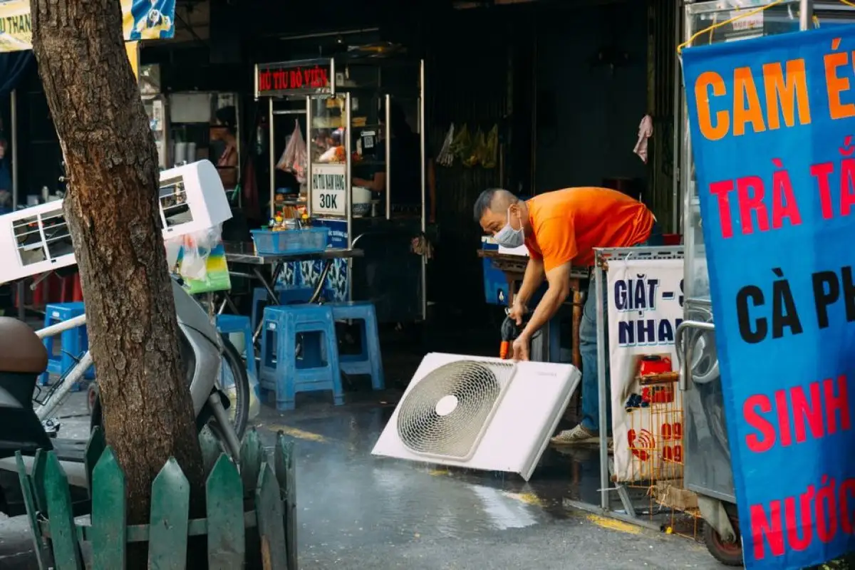 office heat wave workers