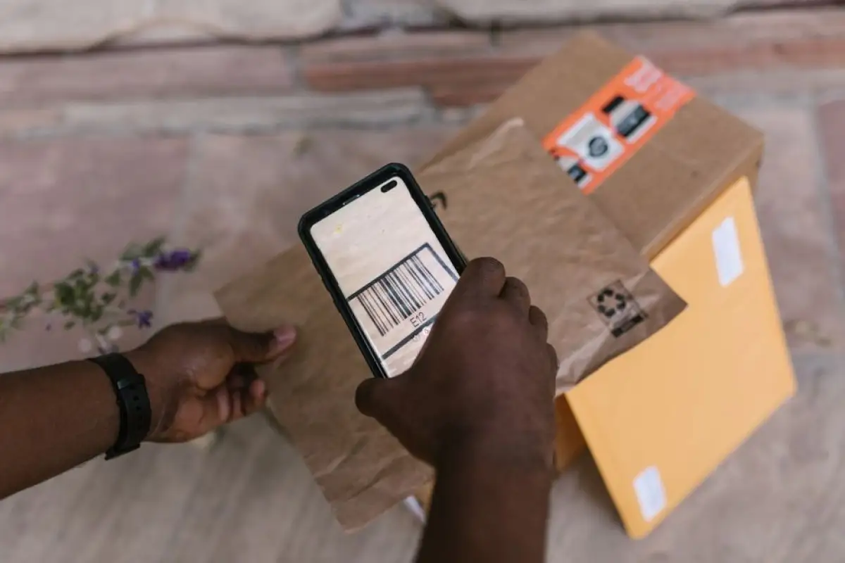 tracking label