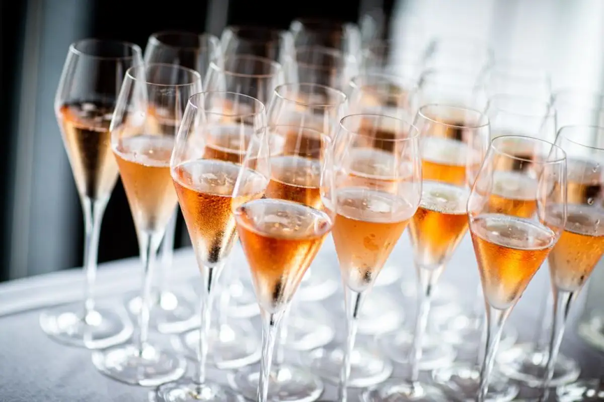 prosecco glass business