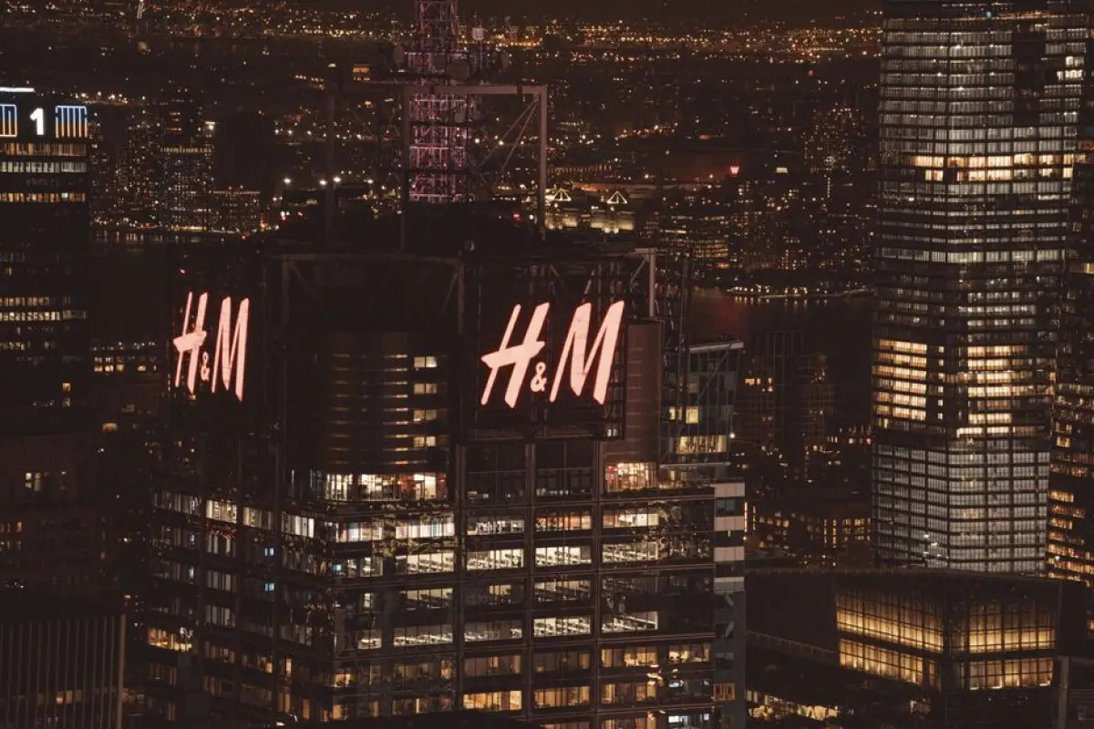H&M store