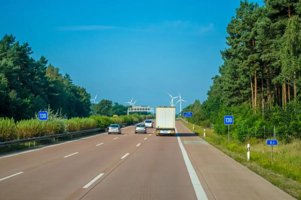 Ontario highway truck speed limit