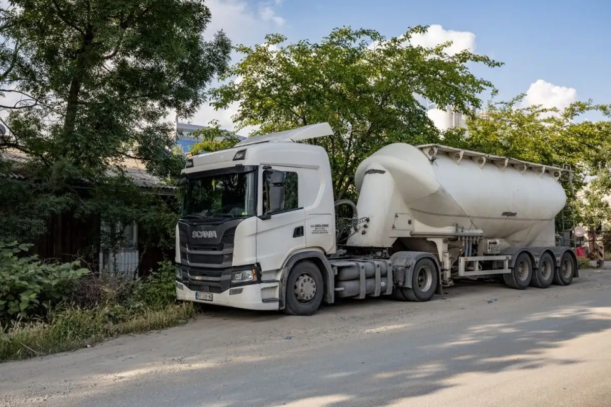 cargo truck theft