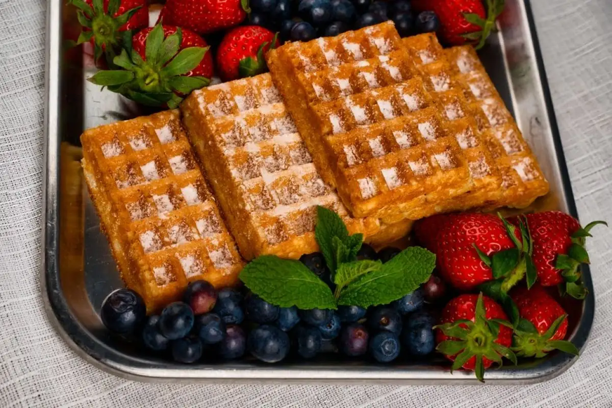 waffle with fruit