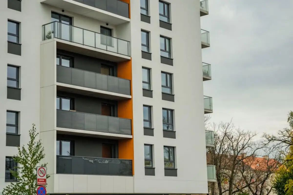 PKP apartment auction