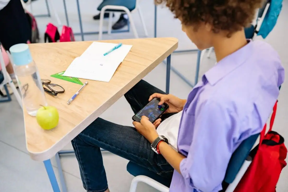 school smartphone ban