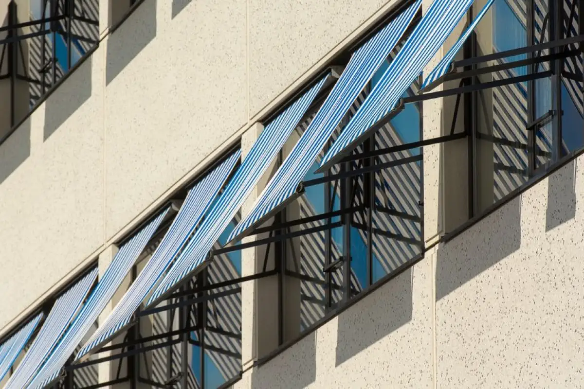 window shades heat