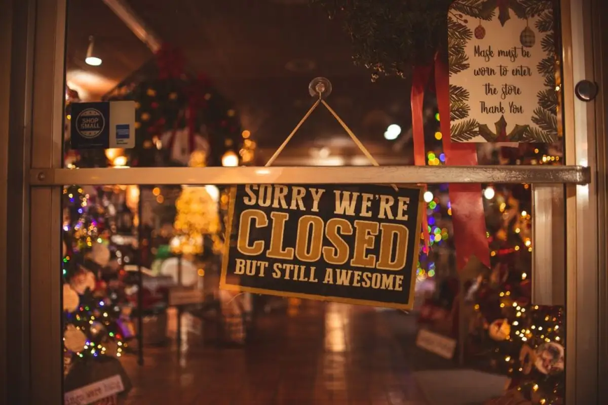 shopping mall closed