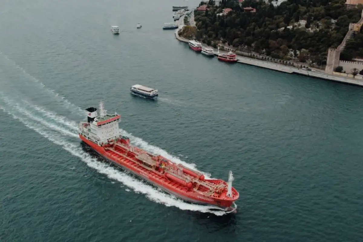 oil tanker strait