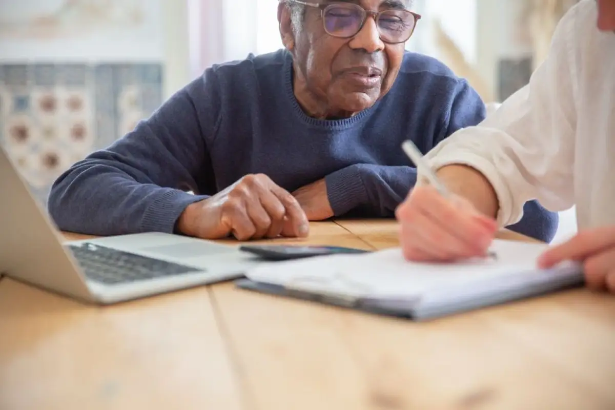 senior receiving pension