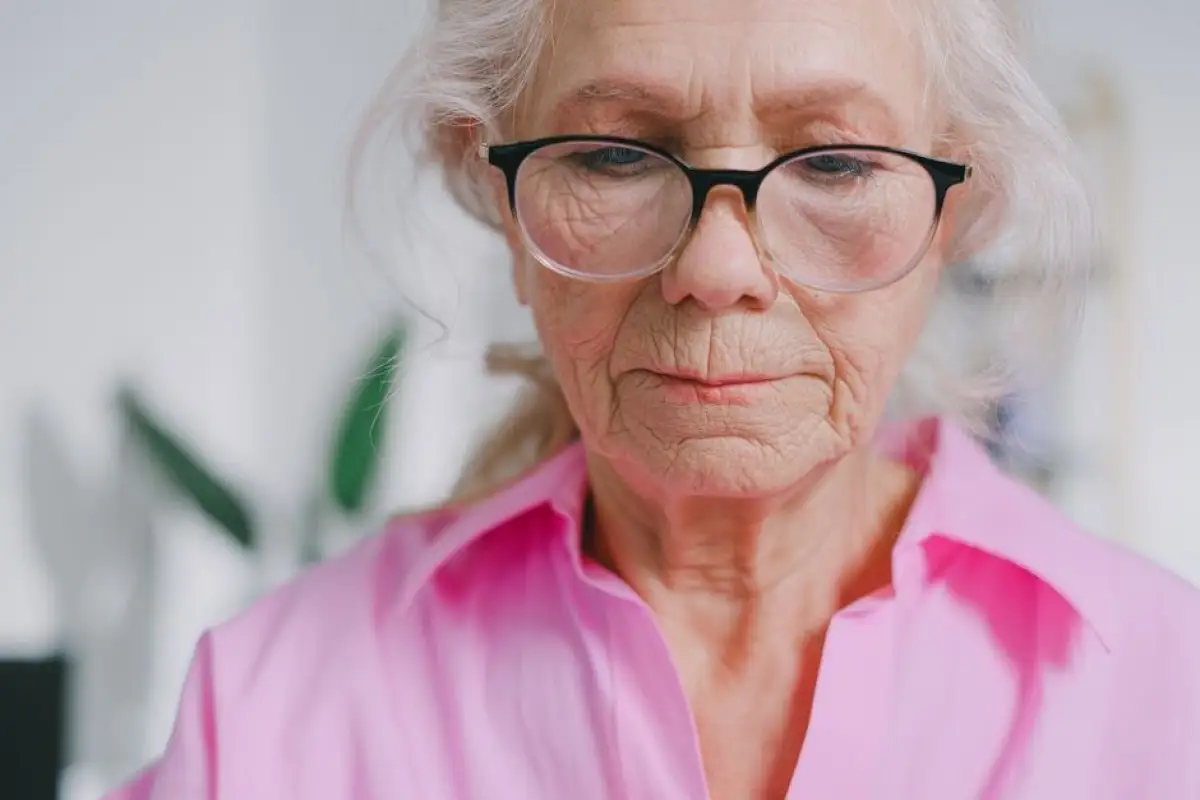 senior woman pension