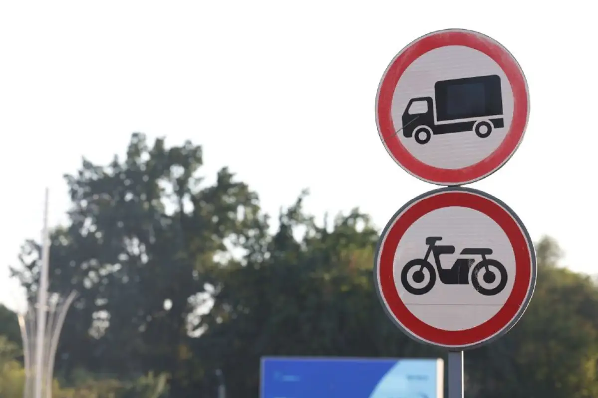 truck CRA warning