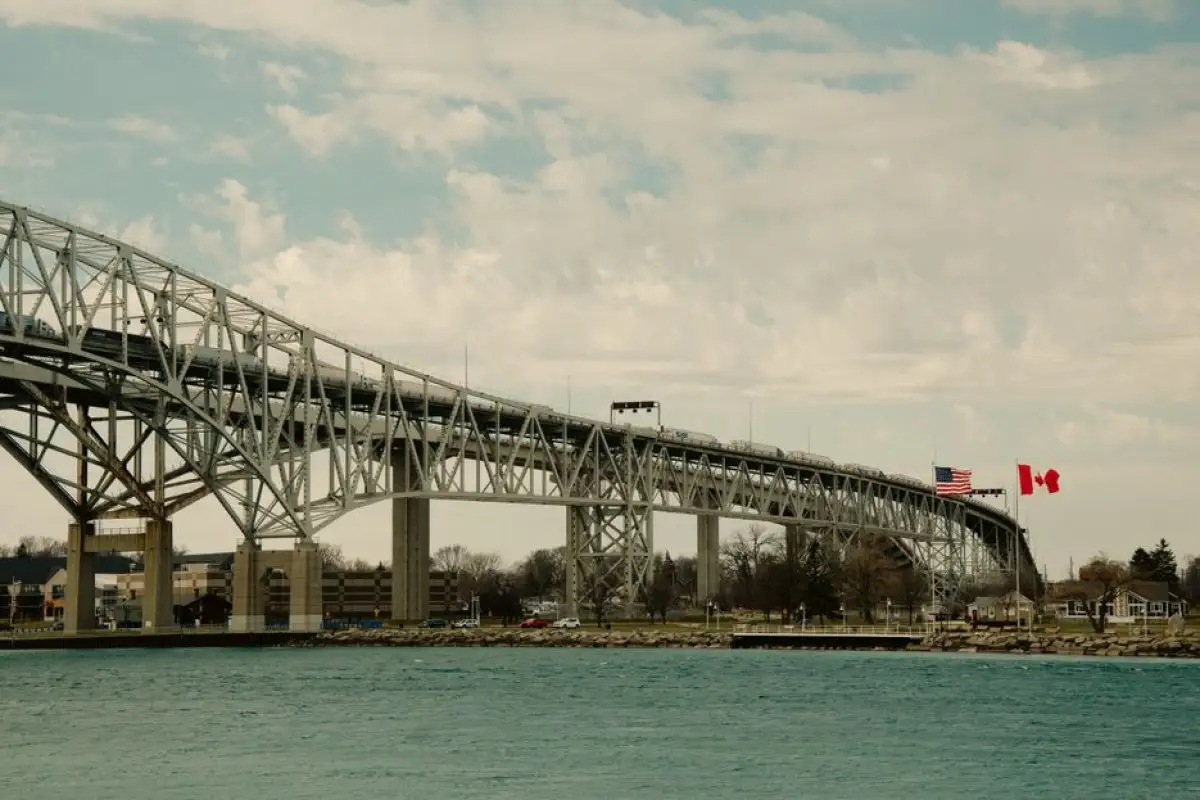 bridge construction Canada US border