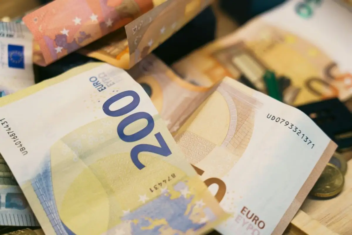euro banknote design