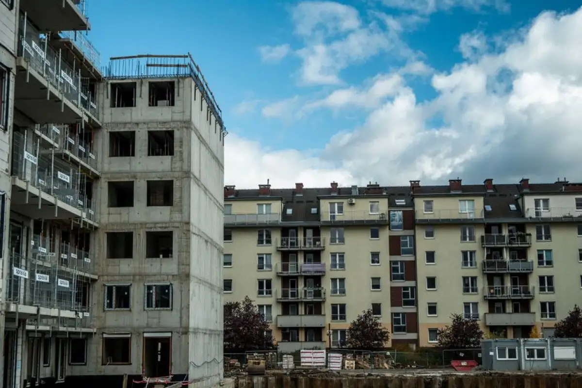 apartment building construction