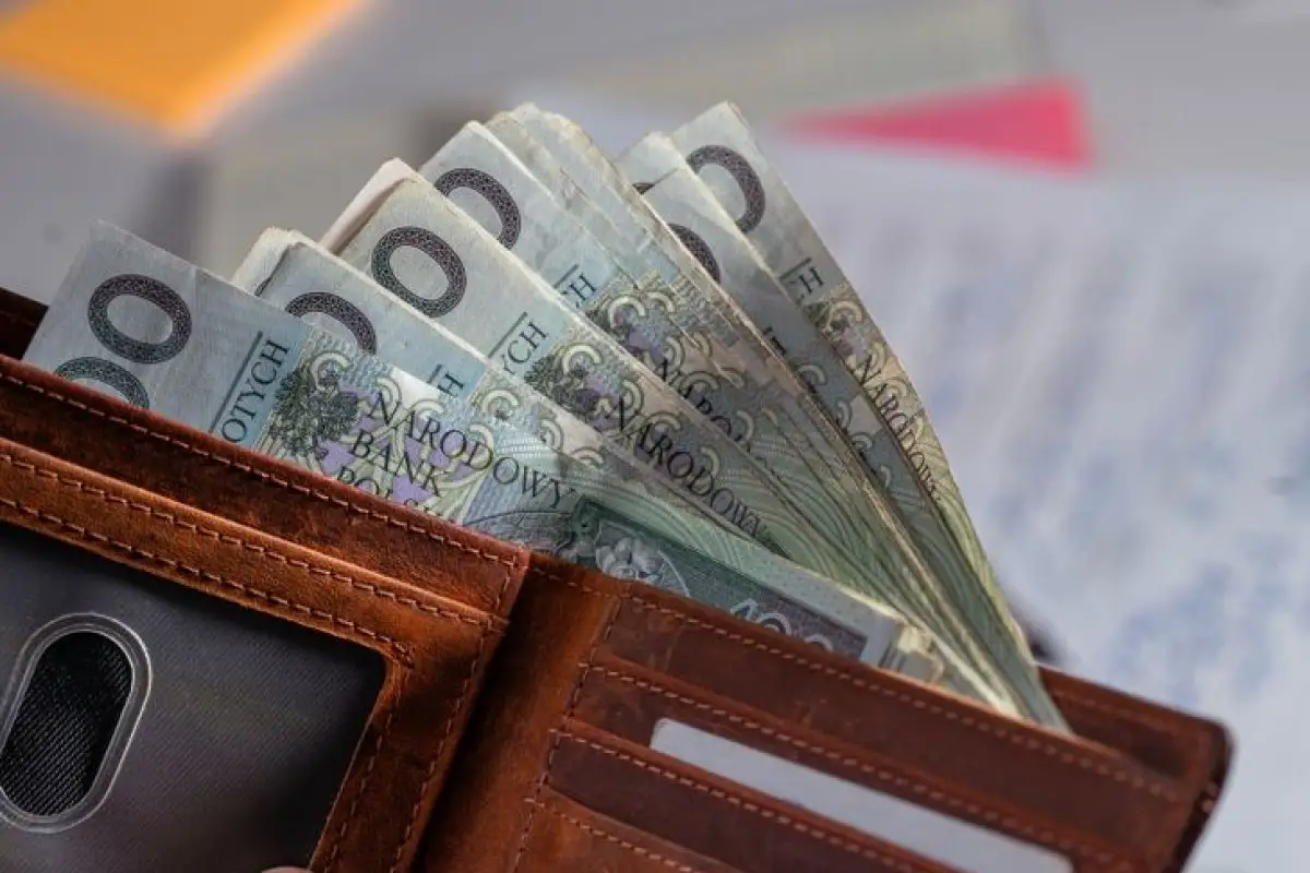 money and earnings