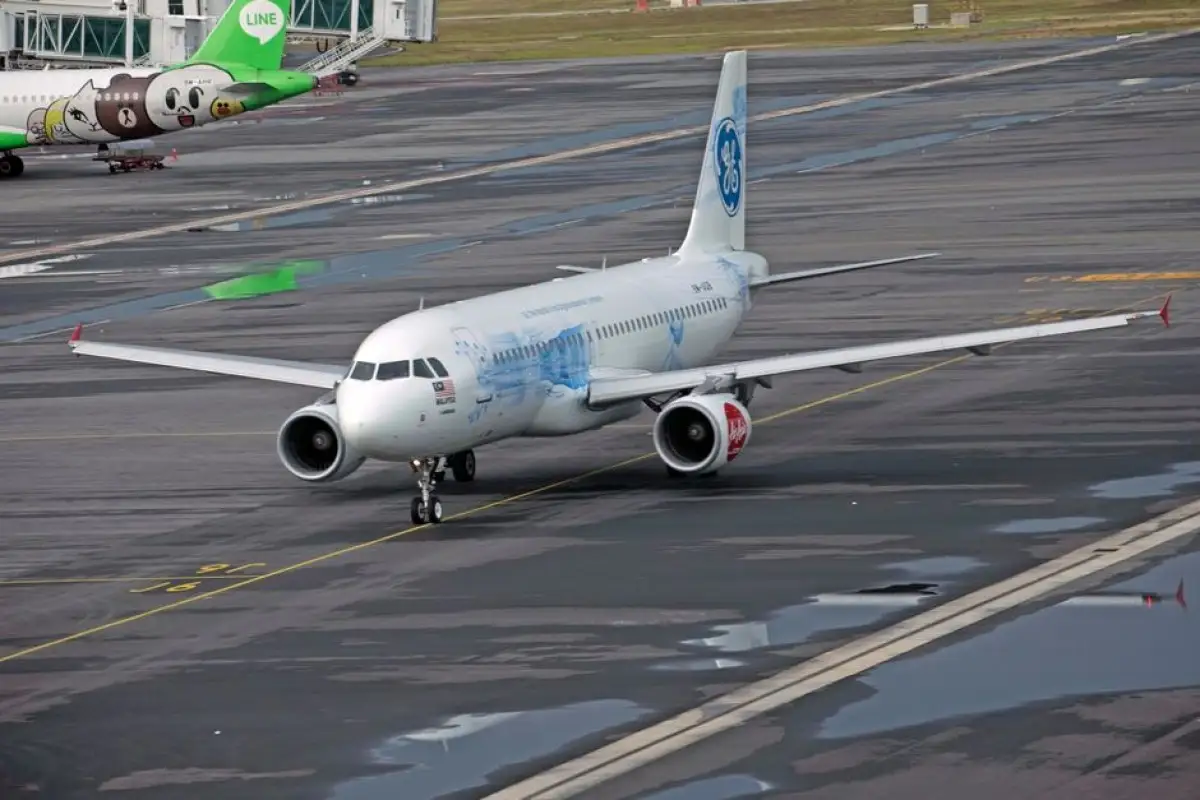 airbus a320 landing