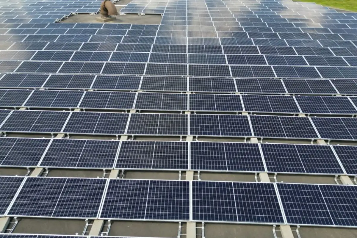 solar eclipse photovoltaic panels