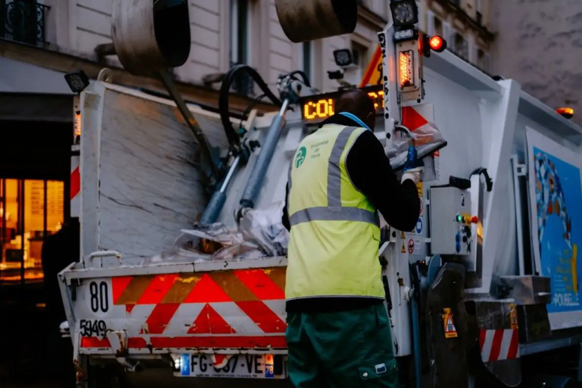 waste management truck