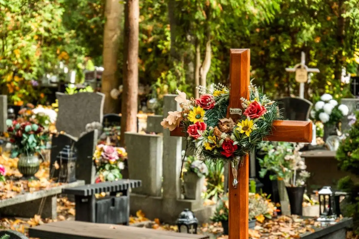 funeral cemetery flowers