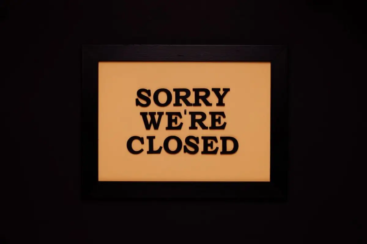 cosmetics store closure